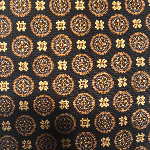 Robert Talbots Tie - Picture 5 of 5